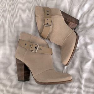 Jessica Simpson Beige suede ankle boots
